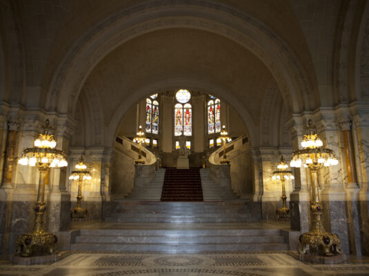 Lampadaires dans le hall d'entrée