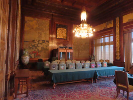 Hereke carpet in Japanese Room