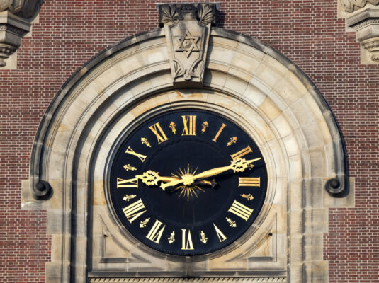 Clock and dials donated by Switzerland in 1912