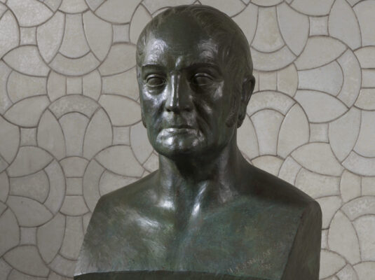 Bust Andres Bello, donated by Venezuela in 1978 - Photo: Margareta Svensson