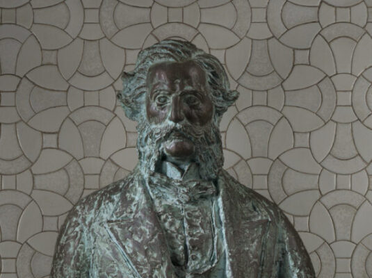 Bust of Carlos Calvo, donated by Argentina in 1987 - Photo: Margareta Svensson