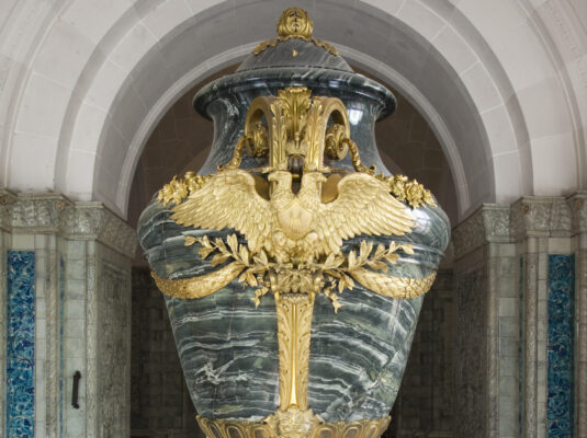 Vase en jaspe, don de Russie en 2012